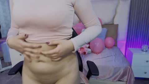 ela_tay1 online show from April 18, 7:58 pm