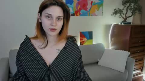 Elani online show from April 28, 4:11 pm