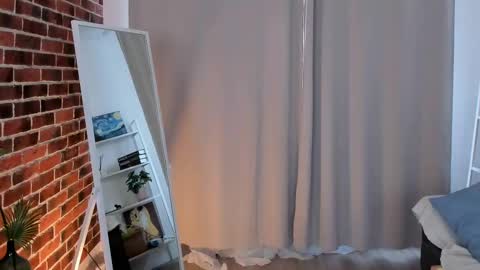 Snapshot of elannand chatting on February 15, 9:27 am ELA 3 online show from February 15, 9:27 am