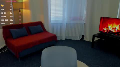 elarabloom online show from November 10, 12:30 pm