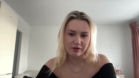 elaraluxxxe online show from February 17, 12:05 pm