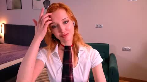 ElaraSun online show from April 19, 11:51 pm