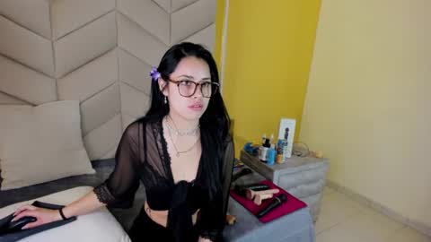 Victoria online show from July 23, 4:15 pm