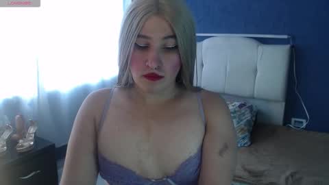 Snapshot of elektra_doll chatting on September 15, 6:31 pm elektra_doll online show from September 15, 6:31 pm