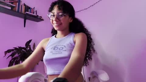 Snapshot of elektra_williams chatting on February 25, 3:31 am elektra_williams online show from February 25, 3:31 am