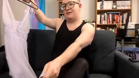 Elias online show from October 11, 10:02 pm