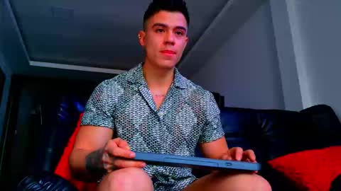 Elian online show from February 23, 8:00 pm