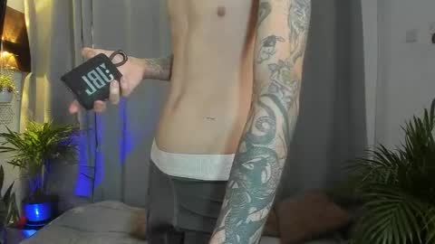 eliann_adam online show from April 19, 1:56 pm