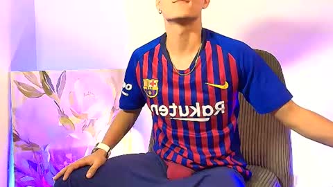 elias_salvatore_ online show from July 4, 4:43 pm