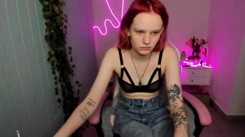 elieiza_xo online show from October 29, 10:17 am