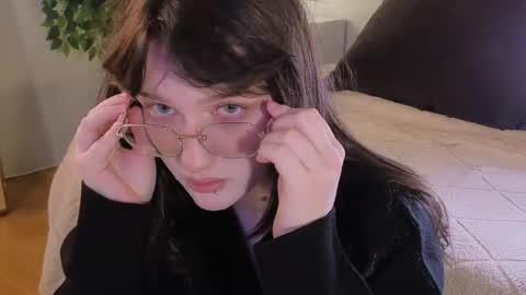 Ellie online show from November 12, 5:21 am