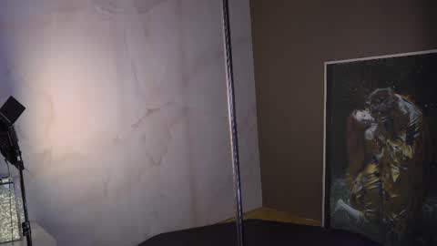 Ellie online show from April 11, 7:45 am