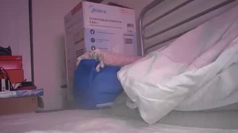 eliexavier123456789 online show from February 7, 6:14 am