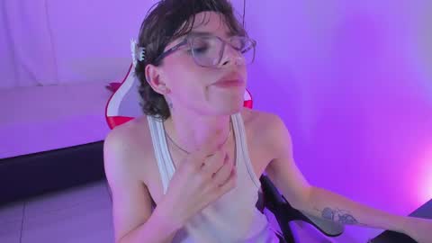 Eliot online show from April 21, 1:42 am