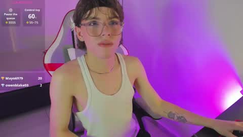 Eliot online show from April 20, 8:34 pm