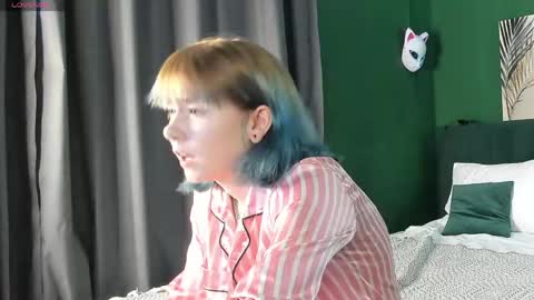 Elira Vane online show from May 18, 3:16 am