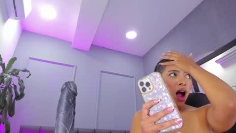 Elisa online show from December 5, 8:39 pm