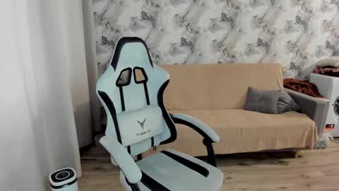 Aletta Oushen online show from September 29, 10:47 am