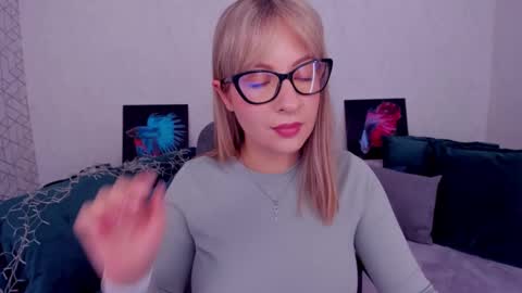 Snapshot of elisabethmills chatting on February 26, 11:54 am Elisabeth online show from February 26, 11:54 am