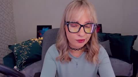 Snapshot of elisabethmills chatting on February 20, 2:35 pm Elisabeth online show from February 20, 2:35 pm