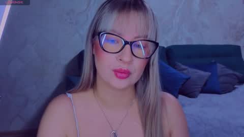 Snapshot of elisabethmills chatting on October 7, 9:11 pm Elisabeth online show from October 7, 9:11 pm