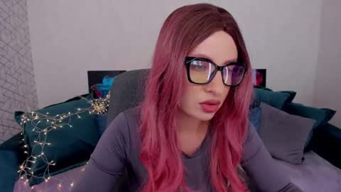 Snapshot of elisabethmills chatting on February 13, 11:39 am Elisabeth online show from February 13, 11:39 am