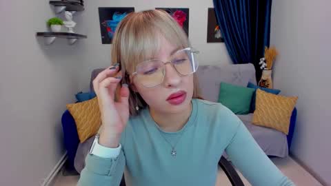 Snapshot of elisabethmills chatting on January 29, 11:41 am Elisabeth online show from January 29, 11:41 am