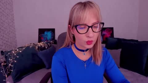 Snapshot of elisabethmills chatting on February 27, 11:50 am Elisabeth online show from February 27, 11:50 am