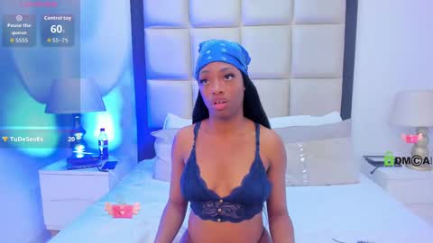 Snapshot of elisabettamonroy chatting on October 22, 7:15 pm elisabettamonroy online show from October 22, 7:15 pm