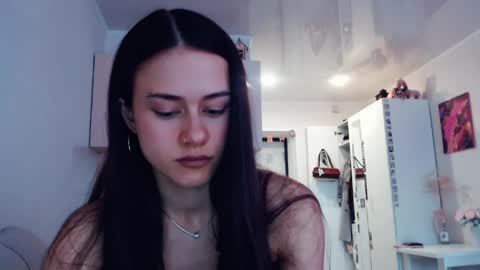 Elis online show from April 9, 5:22 am