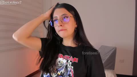 Snapshot of elise_77 chatting on December 27, 1:53 am Eli online show from December 27, 1:53 am