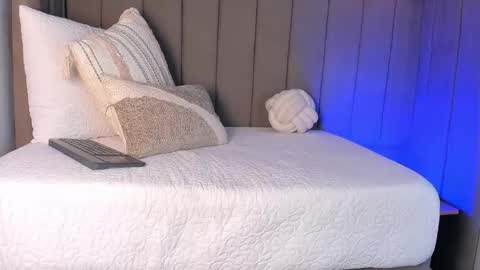 Elise diamond online show from March 23, 2:16 am