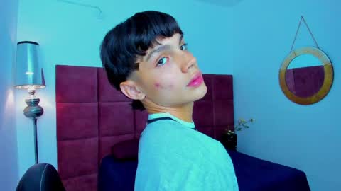 Valentino Konny y Jhon online show from April 7, 10:12 pm