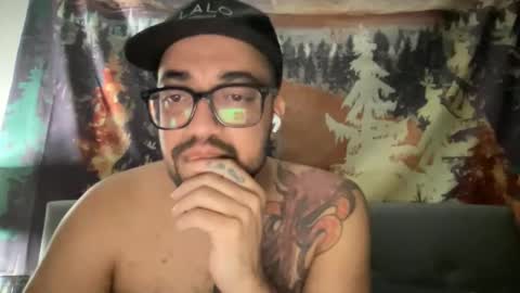 Snapshot of elitealex87 chatting on October 28, 2:34 am elitealex87 online show from October 28, 2:34 am