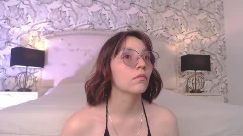 Eliza online show from December 22, 7:31 pm