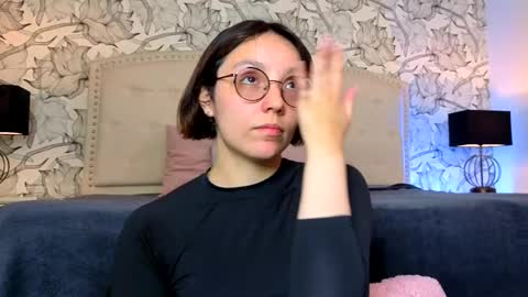 Eliza online show from May 19, 7:32 pm