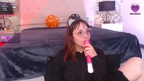 Eliza online show from October 16, 8:29 pm