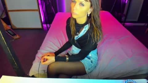 Elizabethangel online show from February 18, 3:41 pm