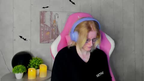 Elizabeth online show from November 4, 1:18 am