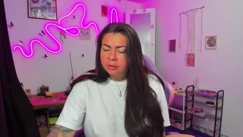 Elizabeth Martinez online show from April 17, 12:07 pm