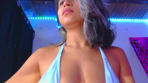 Lizzy online show from December 4, 3:06 am