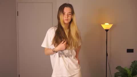 Elizabeth online show from September 13, 6:43 pm