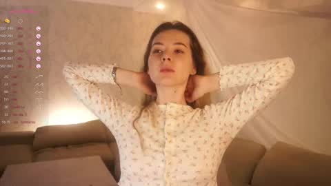 Elizabeth online show from October 19, 4:44 pm