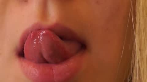 Elizabeth online show from September 18, 6:45 pm