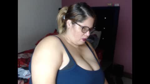 Snapshot of elizabethtaylor1 chatting on February 12, 2:21 pm Elizabeth online show from February 12, 2:21 pm