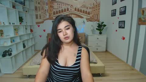 Elizabeth online show from April 13, 5:28 pm