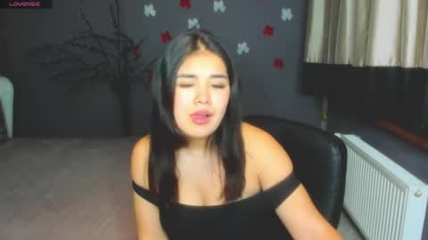 Elizabeth online show from April 15, 7:06 pm