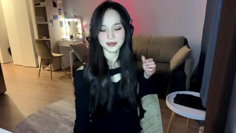 Elizabet online show from April 21, 5:09 pm