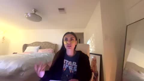 ella_ella_ella_ay online show from November 11, 4:25 am