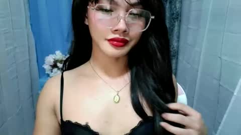 Ella online show from November 15, 4:25 am